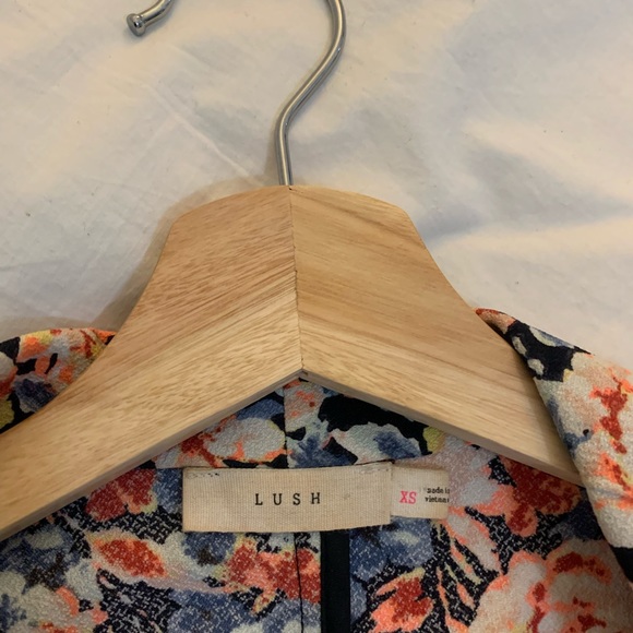 Women Lush Floral Open Front Blazer Size XS - Picture 6 of 6